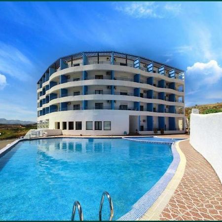 Studio Avec Piscine Et Wifi A Cabonegro Cabo Negro Kültér fotó