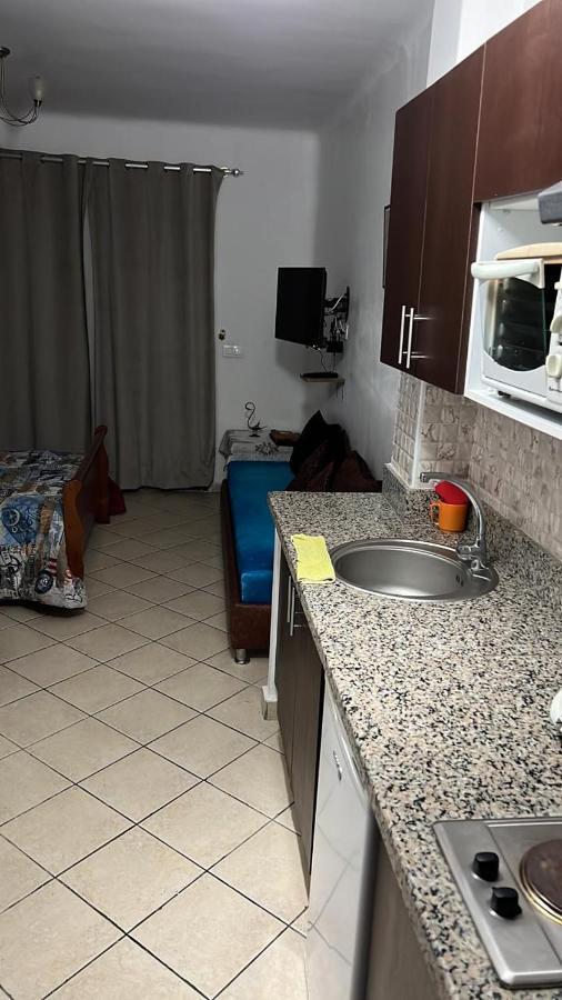 Studio Avec Piscine Et Wifi A Cabonegro Cabo Negro Kültér fotó