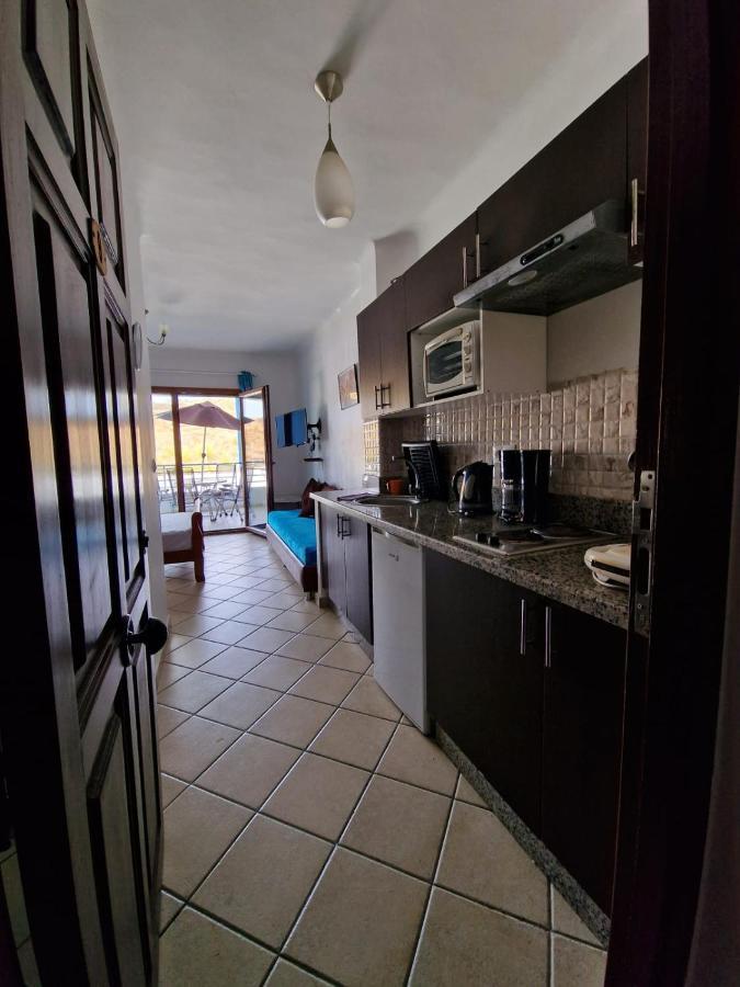 Studio Avec Piscine Et Wifi A Cabonegro Cabo Negro Kültér fotó